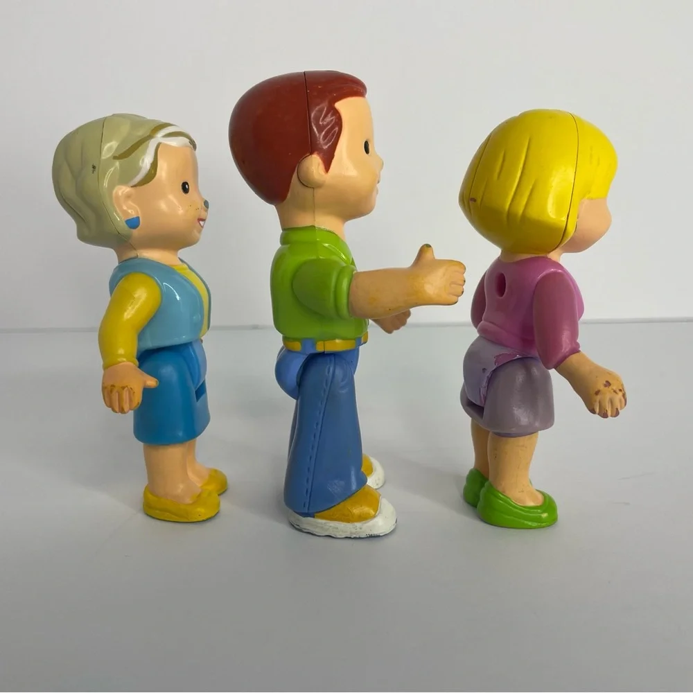 Fisher Price My First Dollhouse Grandma Mom And Dad With Chair and Table Lamp - Picture 7 of 11